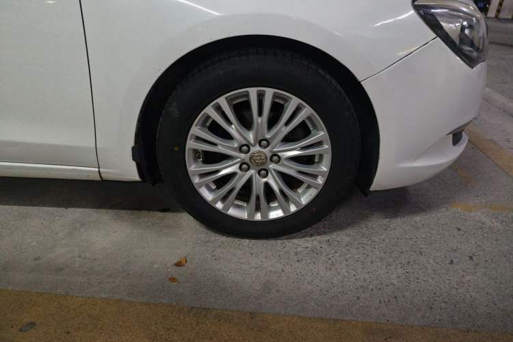 Used Buick GT 2016 15N Automatic Elite Edition Right Front Wheel Hub