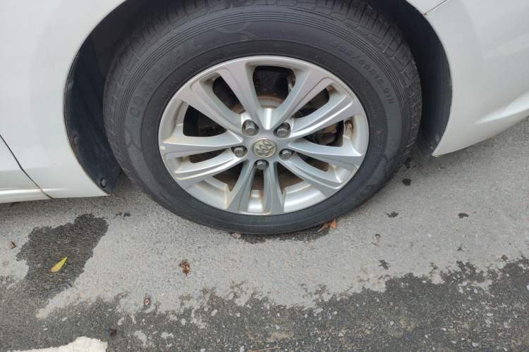 Used Buick GT 2016 15N Automatic Entry-Level Trim Right Front Wheel Hub
