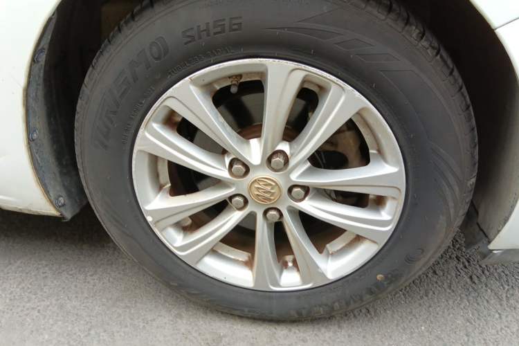 Used Buick GT 2016 15N Manual Entry-Level Trim Right Front Wheel Hub