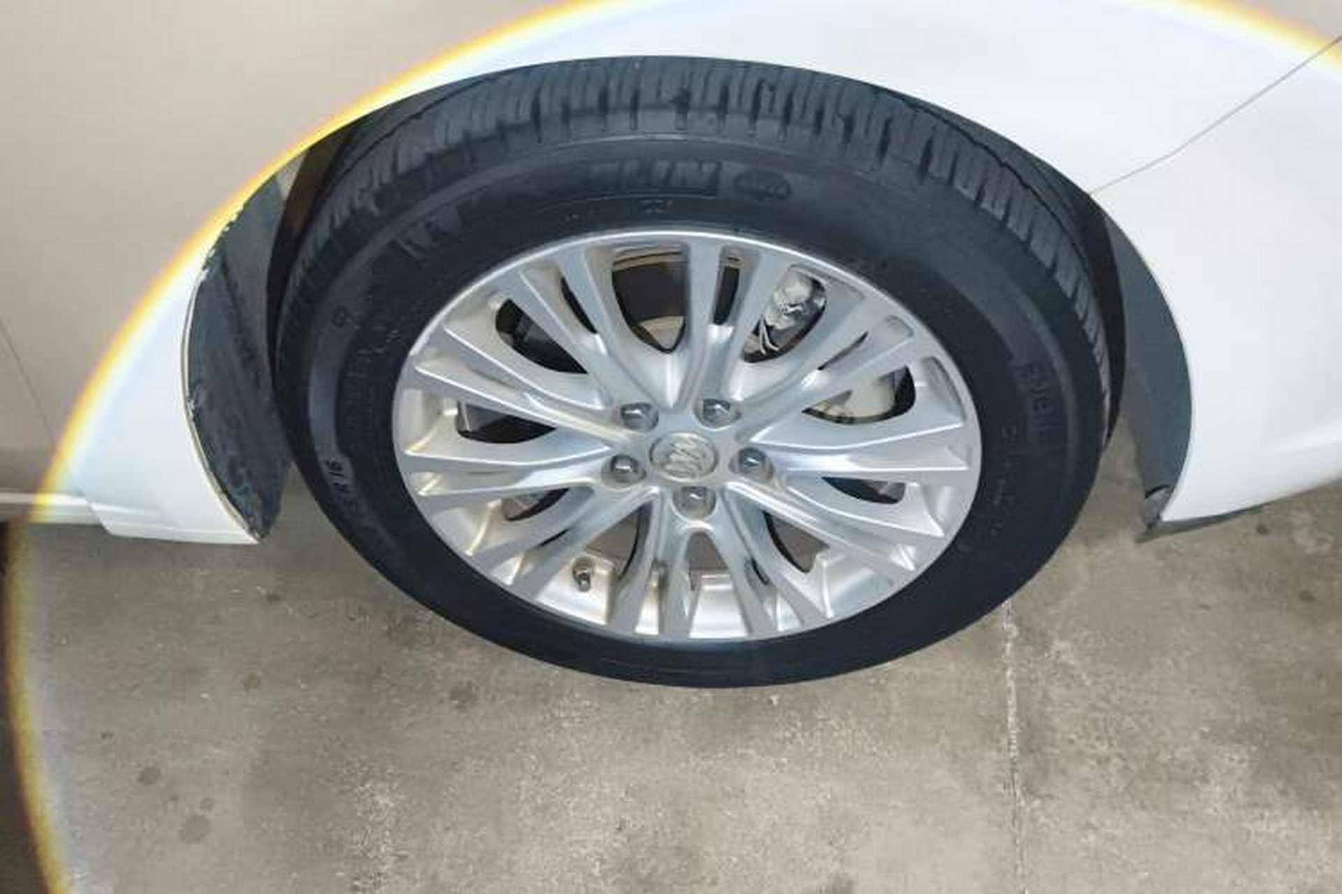 Used Buick GT 2016 15N Automatic Elite Edition Right Front Wheel Hub