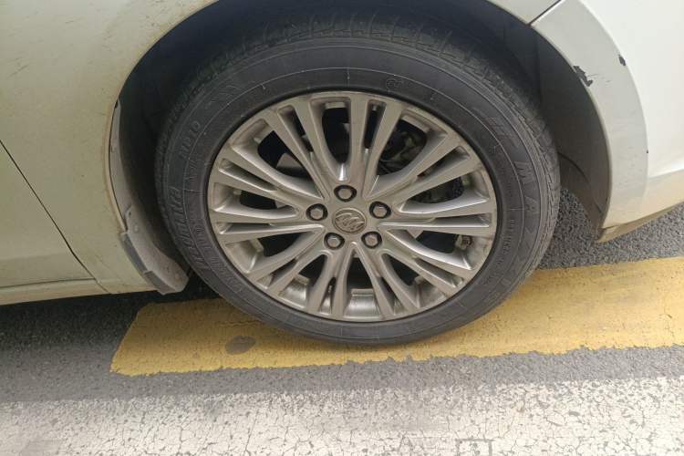Used Buick GT 2016 15N Automatic Elite Edition Right Front Wheel Hub