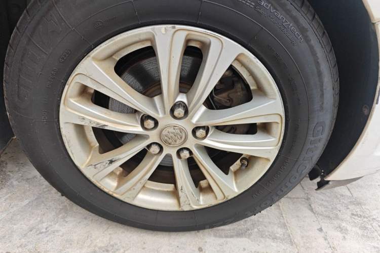 Used Buick GT 2016 15N Automatic Entry-Level Trim Right Front Wheel Hub