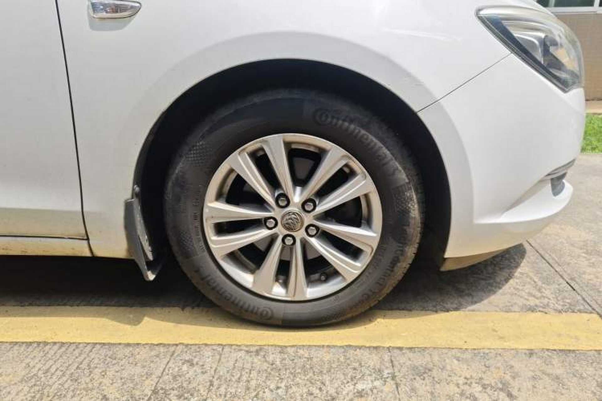 Used Buick GT 2016 15N Automatic Entry-Level Trim Right Front Wheel Hub