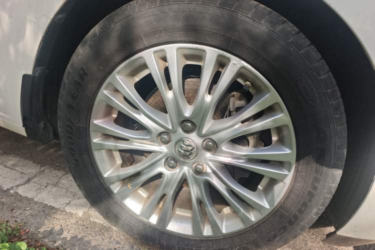 Used Buick GT 2016 15N Automatic Elite Edition Right Front Wheel Hub