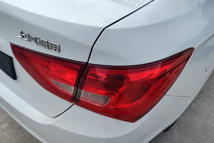 Used Buick GT 2016 15N Manual Entry-Level Trim Right Rear Taillight