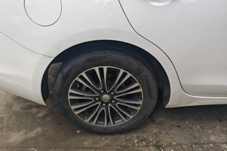 Used Buick GT 2016 18T Dual-Clutch Luxury Model Right Rear Wheel Hub