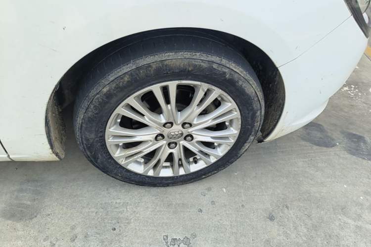 Used Buick GT 2016 15N Manual Elite Edition Right Rear Wheel Hub