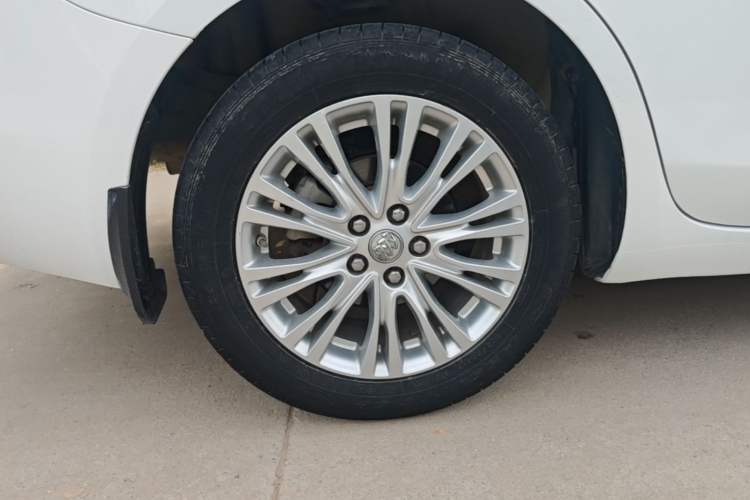 Used Buick GT 2016 15N Automatic Elite Edition Right Rear Wheel Hub