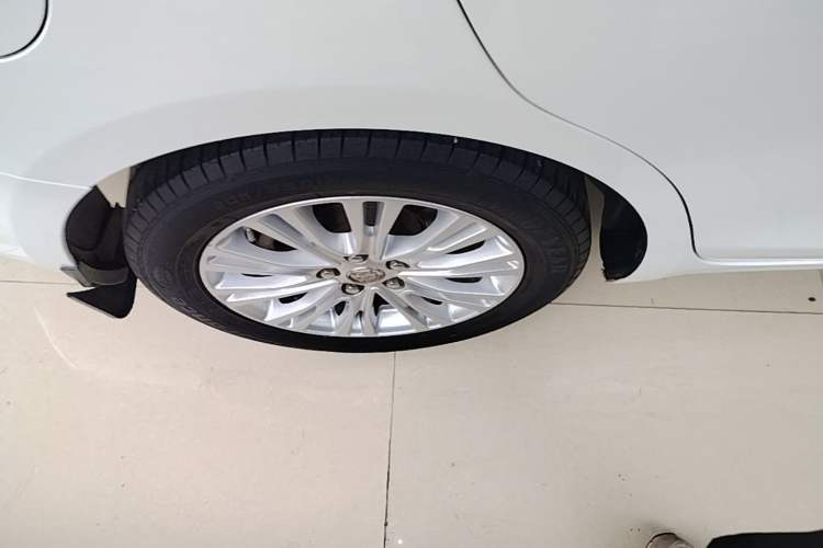 Used Buick GT 2016 15N Automatic Elite Edition Right Rear Wheel Hub