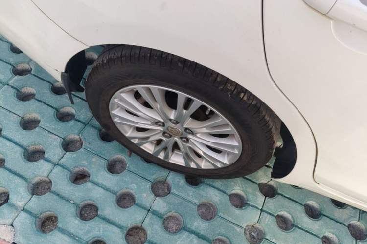 Used Buick GT 2016 15N Automatic Luxury Edition Right Rear Wheel Hub