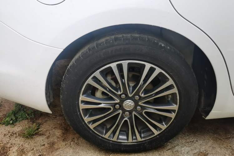 Used Buick GT 2016 18T Dual-Clutch Elite Model Right Rear Wheel Hub