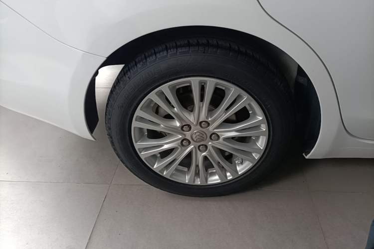 Used Buick GT 2016 15N Automatic Elite Edition Right Rear Wheel Hub