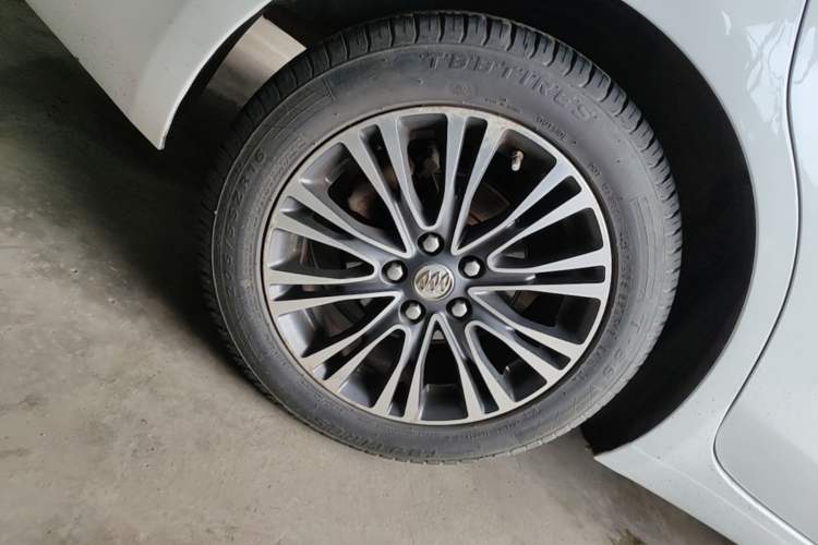 Used Buick GT 2016 18T Dual-Clutch Elite Model Right Rear Wheel Hub
