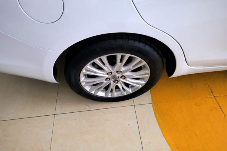 Used Buick GT 2016 15N Automatic Elite Edition Right Rear Wheel Hub
