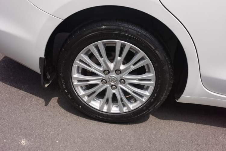 Used Buick GT 2016 15N Automatic Luxury Edition Right Rear Wheel Hub