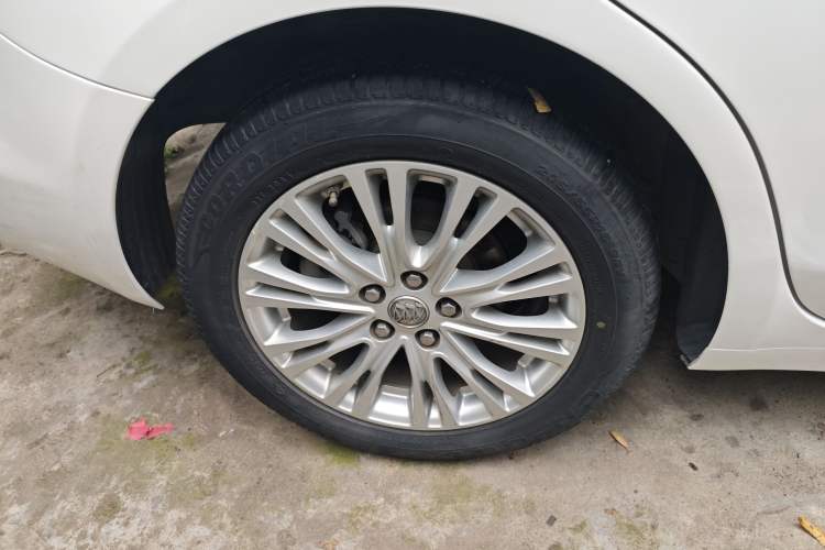 Used Buick GT 2016 15N Automatic Elite Edition Right Rear Wheel Hub