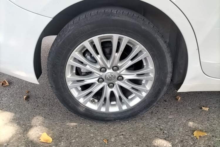 Used Buick GT 2016 15N Automatic Luxury Edition Right Rear Wheel Hub