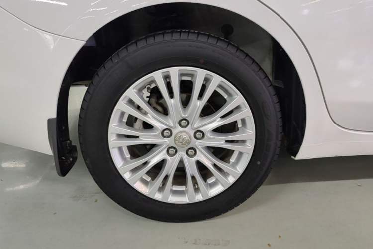 Used Buick GT 2016 15N Automatic Elite Edition Right Rear Wheel Hub
