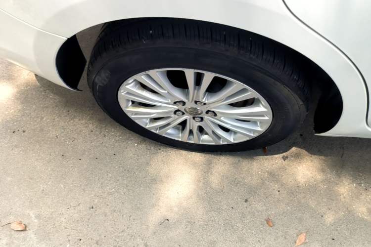 Used Buick GT 2016 15N Automatic Elite Edition Right Rear Wheel Hub