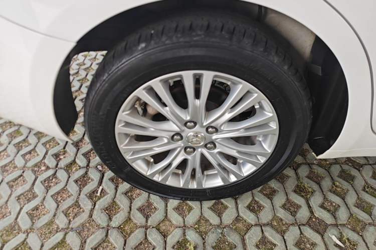 Used Buick GT 2016 15N Automatic Elite Edition Right Rear Wheel Hub