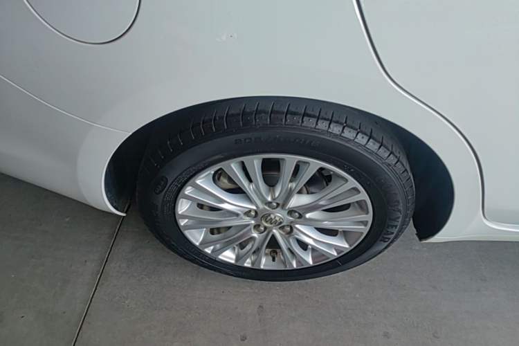 Used Buick GT 2016 15N Automatic Elite Edition Right Rear Wheel Hub