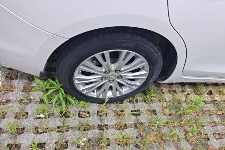 Used Buick GT 2016 15N Automatic Elite Edition Right Rear Wheel Hub