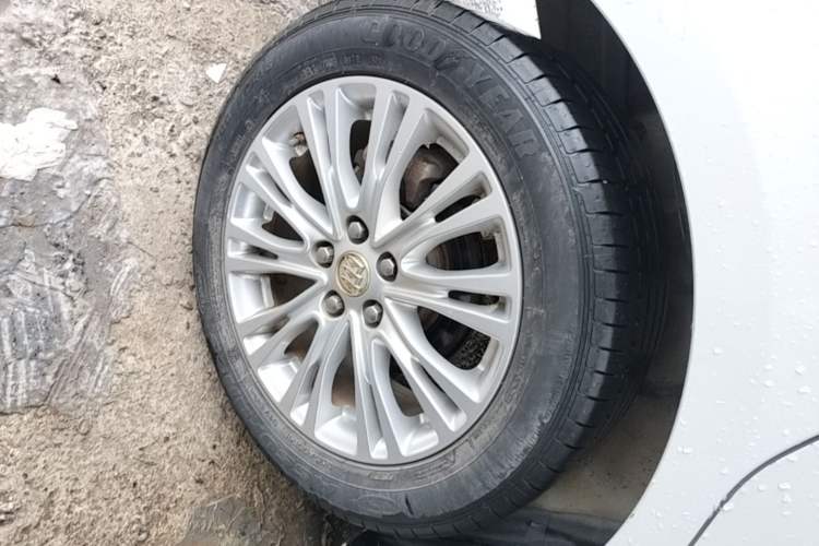 Used Buick GT 2016 15N Automatic Elite Edition Right Rear Wheel Hub