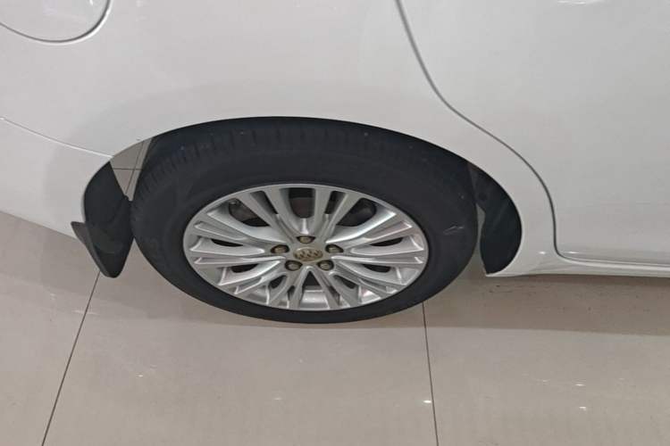 Used Buick GT 2016 15N Automatic Elite Edition Right Rear Wheel Hub
