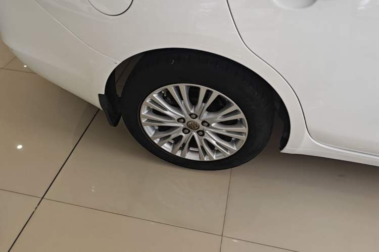Used Buick GT 2016 15N Automatic Luxury Edition Right Rear Wheel Hub