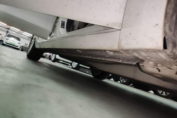 Used Buick GT 2016 15N Automatic Elite Edition Right Side Sill