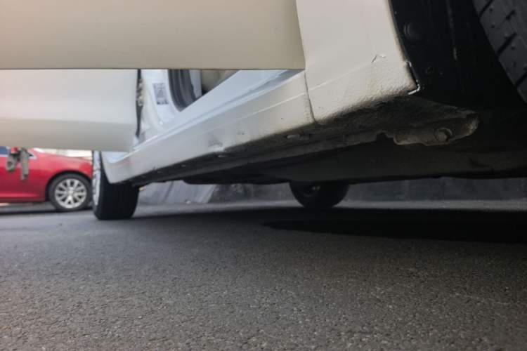 Used Buick GT 2016 15N Automatic Elite Edition Right Side Sill