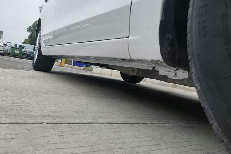 Used Buick GT 2016 15N Automatic Elite Edition Right Side Sill
