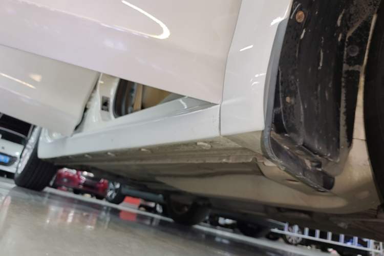 Used Buick GT 2016 15N Automatic Elite Edition Right Side Sill