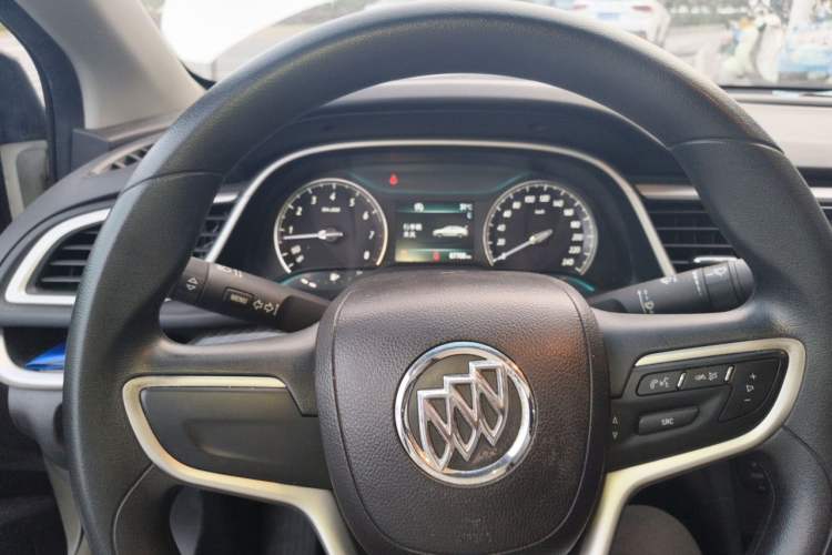 Used Buick GT 2016 15N Automatic Luxury Edition Steering Wheel