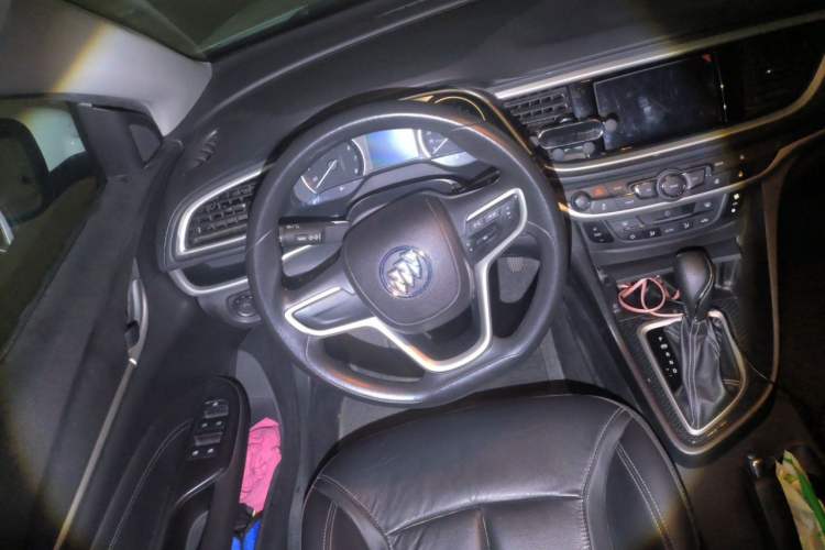 Used Buick GT 2016 15N Automatic Luxury Edition Steering Wheel