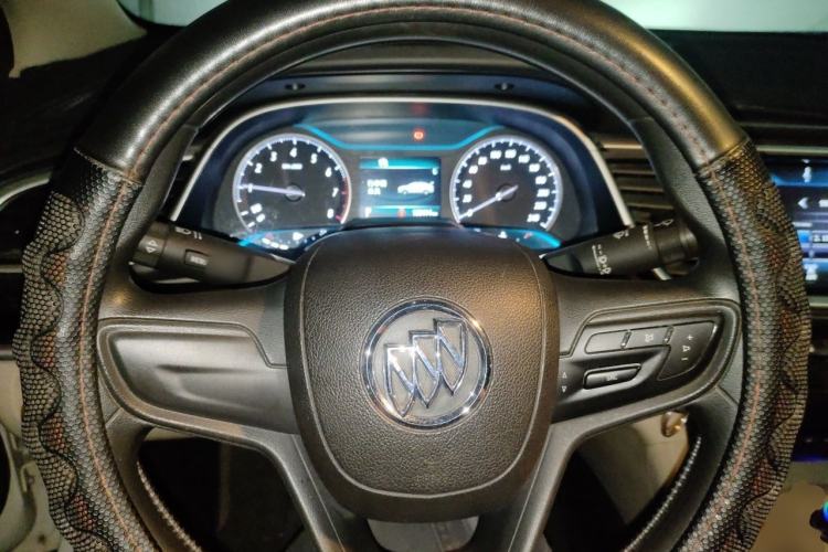Used Buick GT 2016 15N Automatic Elite Edition Steering Wheel
