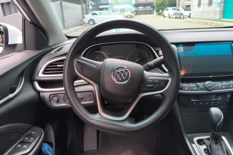 Used Buick GT 2016 15N Automatic Luxury Edition Steering Wheel