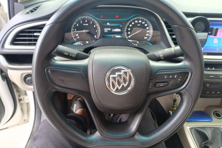 Used Buick GT 2016 15N Manual Elite Edition Steering Wheel