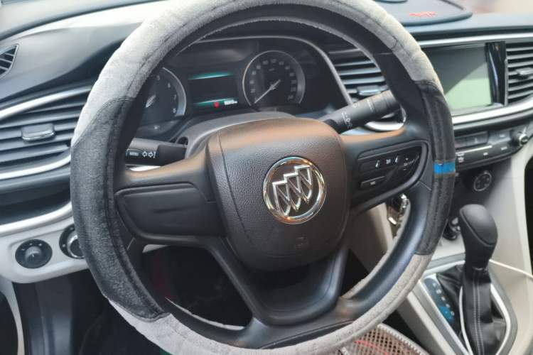 Used Buick GT 2016 15N Automatic Elite Edition Steering Wheel