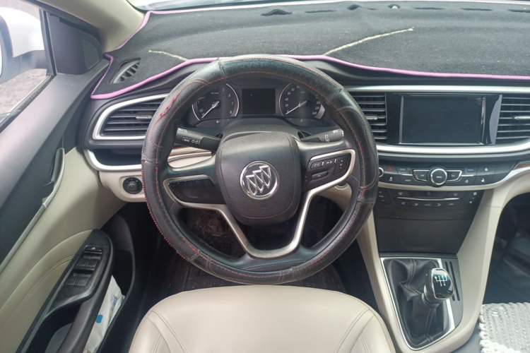 Used Buick GT 2016 15N Manual Luxury Version Steering Wheel