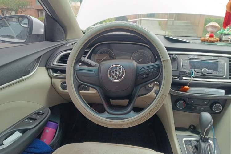 Used Buick GT 2016 15N Automatic Elite Edition Steering Wheel