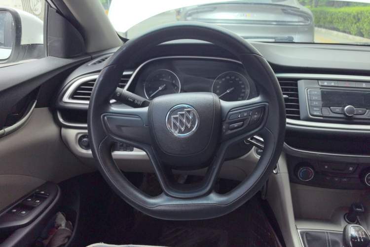 Used Buick GT 2016 15N Manual Elite Edition Steering Wheel