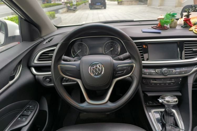 Used Buick GT 2016 15N Automatic Luxury Edition Steering Wheel