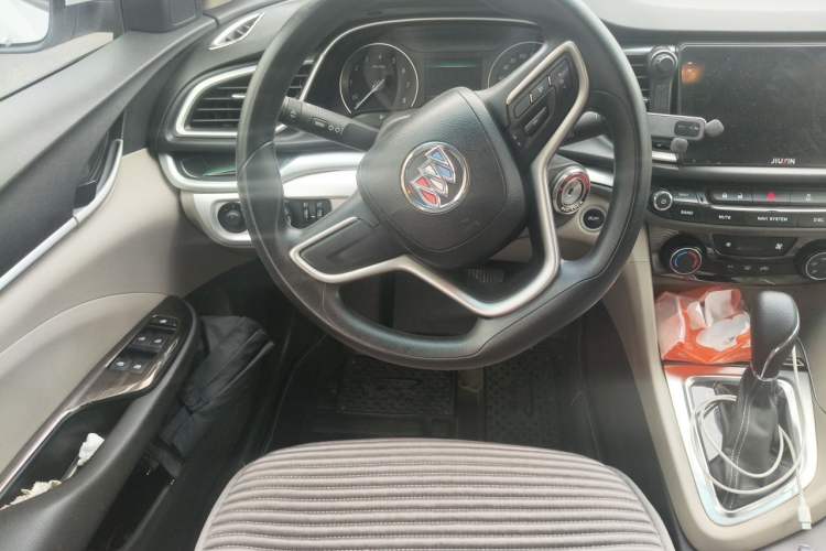 Used Buick GT 2016 15N Automatic Elite Edition Steering Wheel