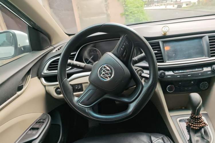 Used Buick GT 2016 15N Automatic Elite Edition Steering Wheel