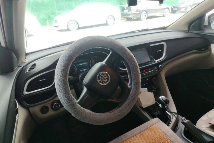 Used Buick GT 2016 15N Manual Elite Edition Steering Wheel