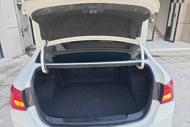 Used Buick GT 2016 15N Automatic Entry-Level Trim Trunk