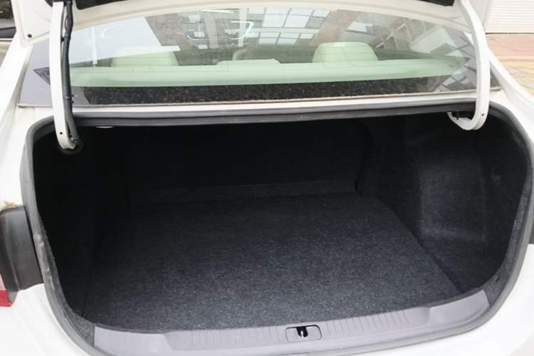 Used Buick GT 2016 15N Automatic Entry-Level Trim Trunk
