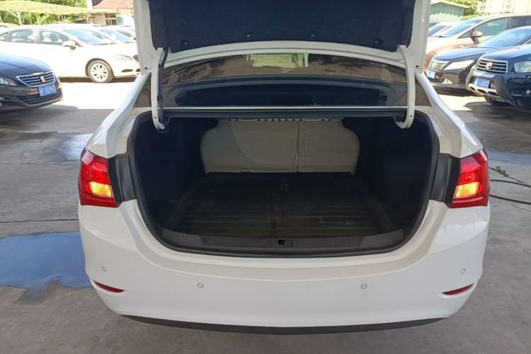 Used Buick GT 2016 15N Manual Elite Edition Trunk