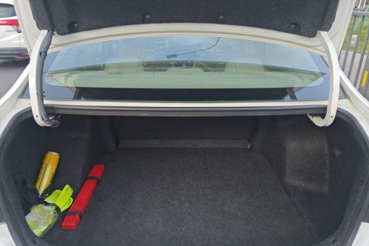 Used Buick GT 2016 15N Automatic Entry-Level Trim Trunk